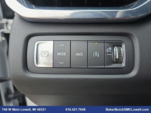 Used 2025 GMC Acadia Elevation image 28