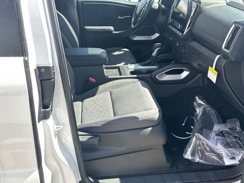 New 2025 Nissan Frontier SV image 13