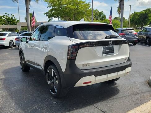 Used 2025 Nissan Kicks SR FWD image 6