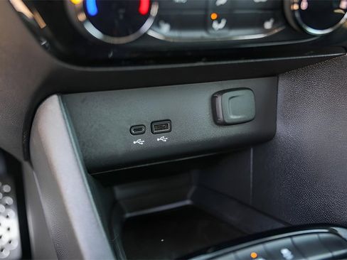 Used 2025 Buick Encore GX Sport Touring w/ Comfort Package image 22