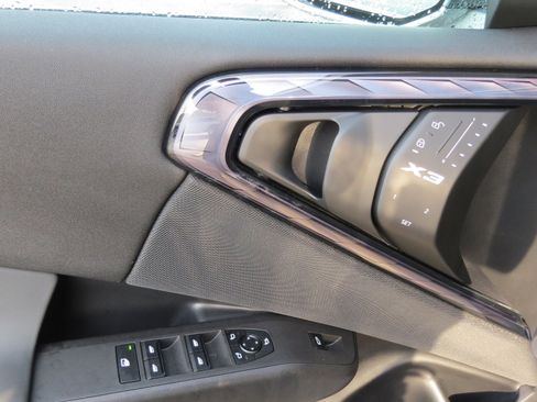 New 2025 BMW X3 xDrive30i w/ Convenience Package image 13