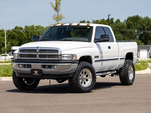 Used 2002 Dodge Ram 2500 Truck 4x4 Quad Cab image 2