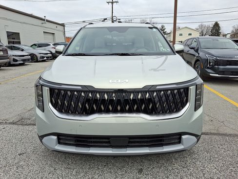 New 2026 Kia Carnival EX FWD image 3