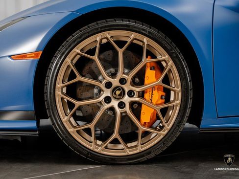 Used 2023 Lamborghini Huracan Tecnica image 12