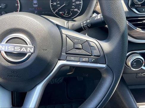 Used 2025 Nissan Altima 2.5 SV FWD image 12