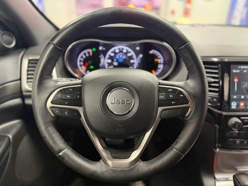 Used 2019 Jeep Grand Cherokee Altitude image 17