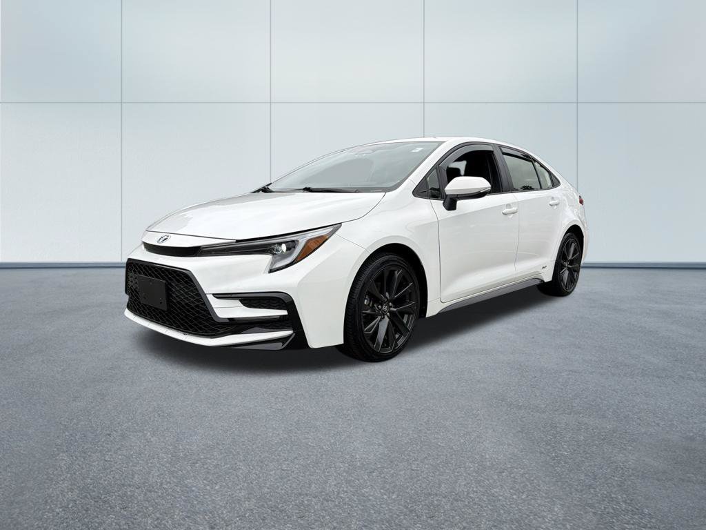 Used 2025 Toyota Corolla SE AWD/4WD image 2