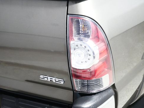 Used 2013 Toyota Tacoma 4x4 Access Cab w/ SR5 Pkg image 17