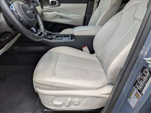 Used 2023 Kia Sorento S FWD image 15