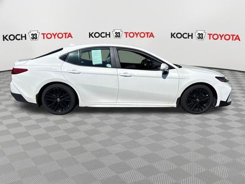 Used 2025 Toyota Camry SE w/ Convenience Package FWD image 9