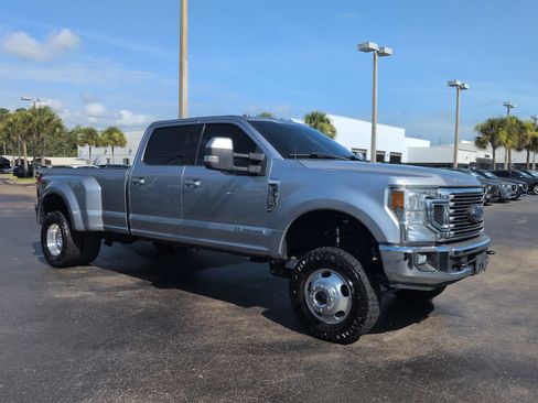 Used 2021 Ford F350 Lariat AWD/4WD image 2