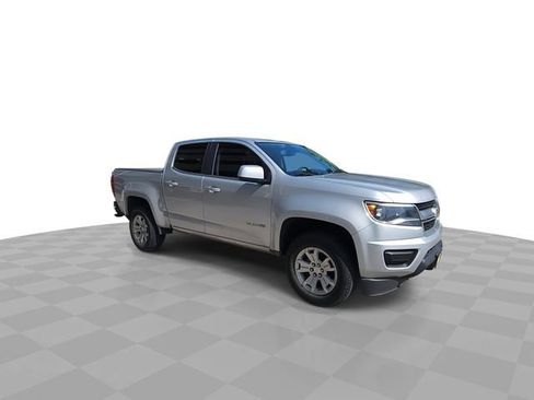 Used 2020 Chevrolet Colorado LT RWD image 2