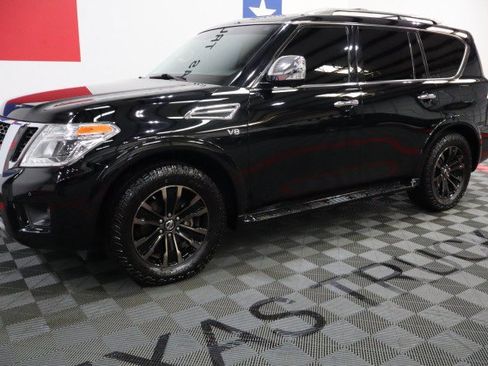 Used 2020 Nissan Armada Platinum w/ Captain's Chairs Package RWD image 2