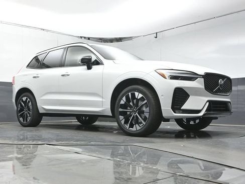 New 2026 Volvo XC60 B5 Plus w/ Protection Package Premier AWD/4WD image 41