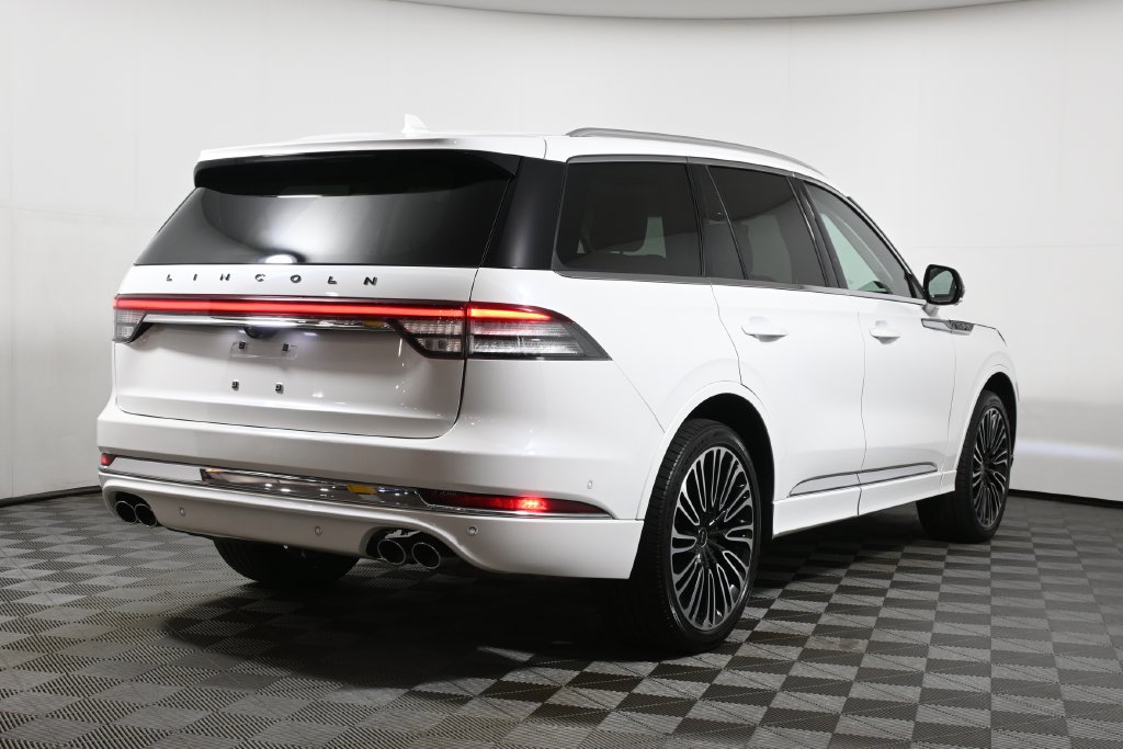 Used 2024 Lincoln Aviator Black Label AWD/4WD image 7