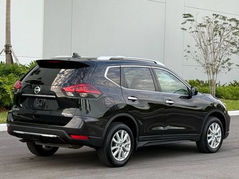 Used 2018 Nissan Rogue SV AWD/4WD image 6