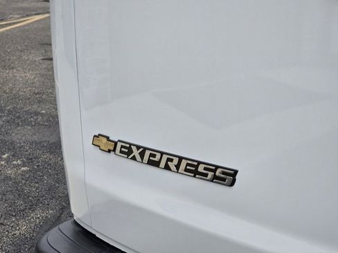 Used 2023 Chevrolet Express 2500 w/ Driver Convenience Package image 11