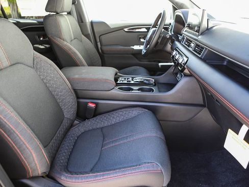 New 2025 Honda Pilot Sport image 13