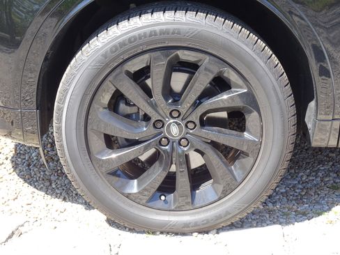 Used 2022 Land Rover Discovery Sport SE R-Dynamic image 13