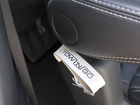Used 2025 Chrysler Pacifica Select FWD image 20