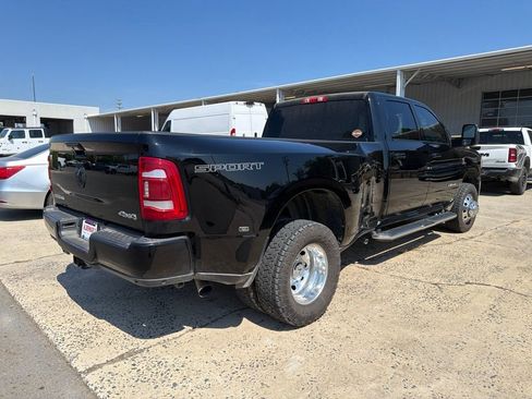 Used 2024 RAM 3500 Big Horn w/ Sport Appearance Package AWD/4WD image 4