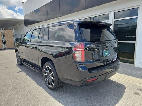 Certified 2024 Chevrolet Suburban RST RWD image 5