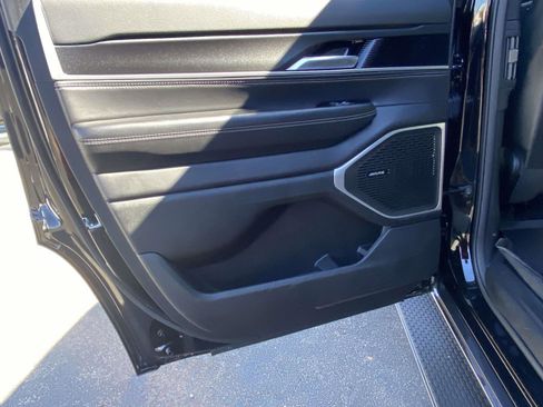 Used 2022 Jeep Wagoneer Series I image 27