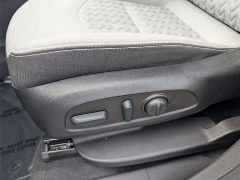 Used 2022 Chevrolet Equinox LT FWD image 12