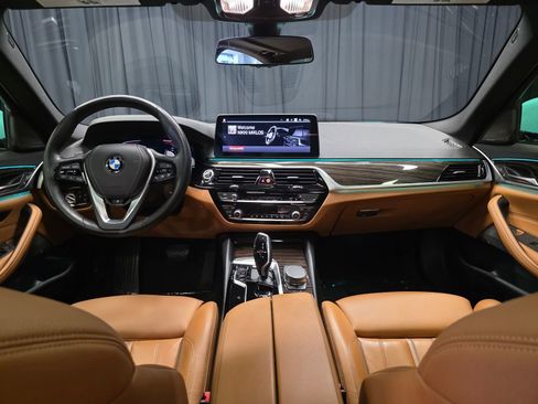 Used 2023 BMW 530i xDrive image 19