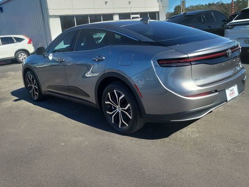 Used 2024 Toyota Crown Limited image 4