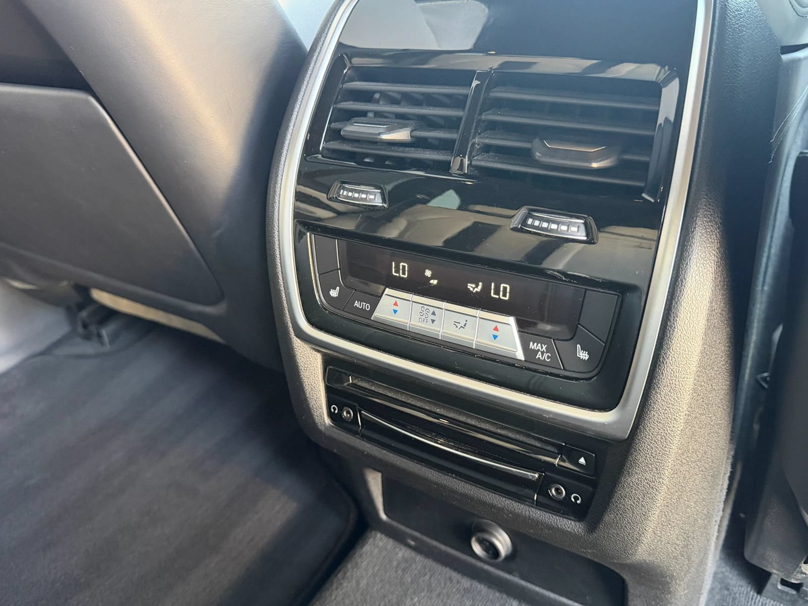 Used 2020 BMW X5 M Competition AWD/4WD image 24