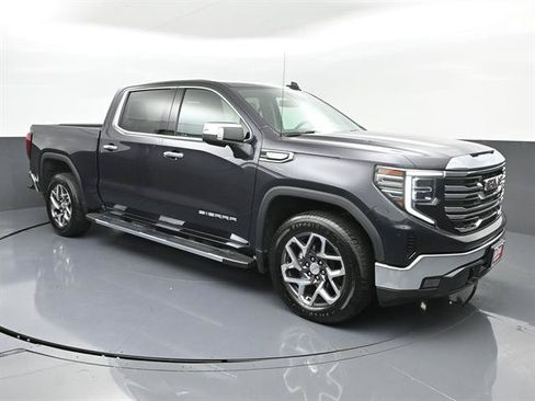 Used 2023 GMC Sierra 1500 SLT RWD image 2