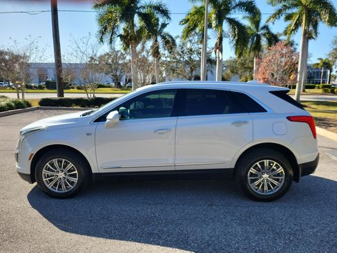 Used 2017 Cadillac XT5 Luxury w/ Driver Awareness Package image 7