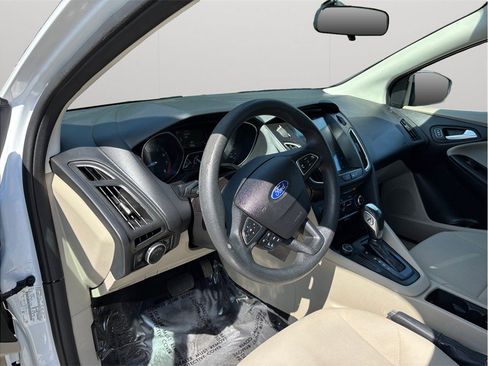 Used 2015 Ford Focus SE FWD image 6