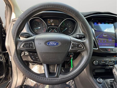 Used 2015 Ford Focus SE FWD image 20