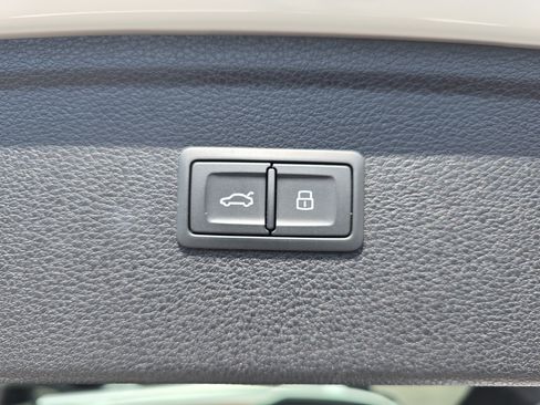 Used 2023 Audi Q5 2.0T Prestige w/ Prestige Package AWD/4WD image 13