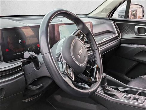 Used 2024 Kia Sorento S image 11