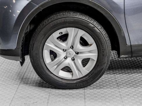 Used 2014 Toyota RAV4 LE image 34