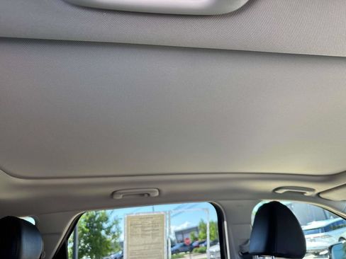 Used 2025 Kia Sorento S w/ Panoramic Sunroof Package FWD image 11