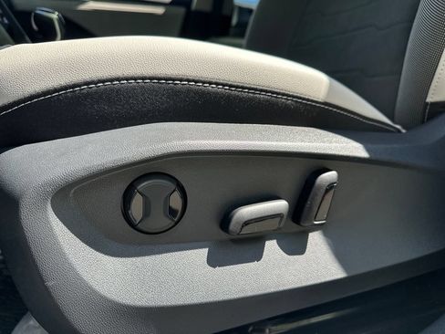 New 2026 Volkswagen Taos SE AWD/4WD image 4