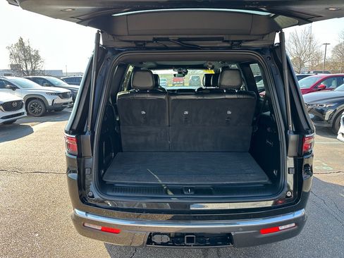 Used 2022 Jeep Wagoneer Series III w/ Premium Group I image 30