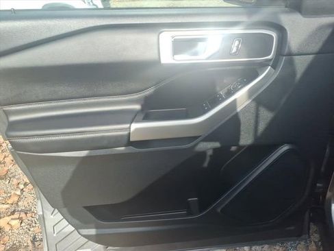 Certified 2023 Ford Explorer XLT image 14