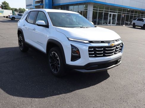 New 2026 Chevrolet Equinox LT w/ Convenience Package II FWD image 2