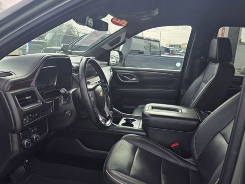 Used 2023 Chevrolet Suburban Premier RWD image 8