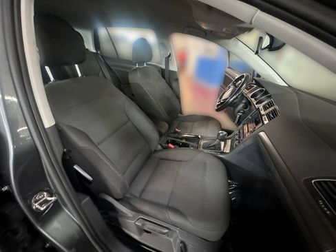 Used 2019 Volkswagen Golf S FWD image 25