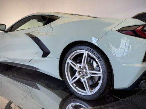 Used 2024 Chevrolet Corvette Stingray Premium Cpe w/ Z51 Performance Package RWD image 21