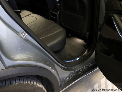 Used 2025 BMW X5 xDrive50e w/ Premium Package image 33