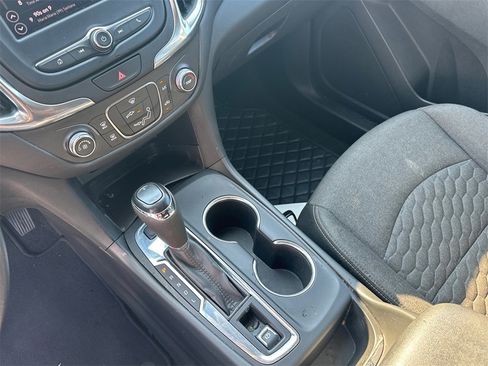 Used 2021 Chevrolet Equinox LT image 30
