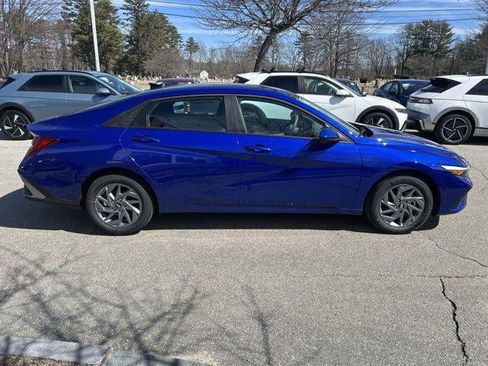 New 2025 Hyundai Elantra Blue image 30