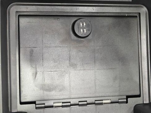 Used 2021 GMC Yukon Denali w/ Denali Premium Package image 18